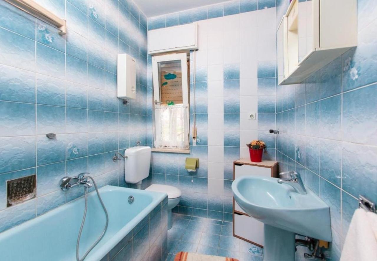 Apartment Knez 1 - 50 M From Beach Podstrana Exterior foto