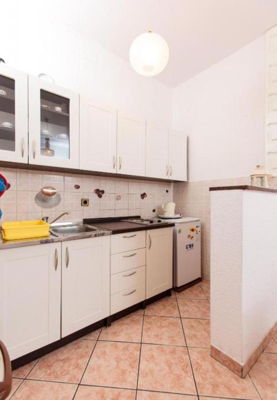 Apartment Knez 1 - 50 M From Beach Podstrana Exterior foto